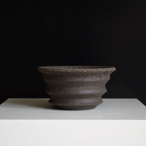 Riflet Caudiciform.com potte  i sort/brun ru-ler 12.5x6.5cm