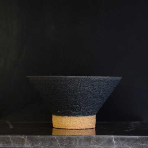 Caudiciform.com potte sortglaseret med brun bund 14x7cm