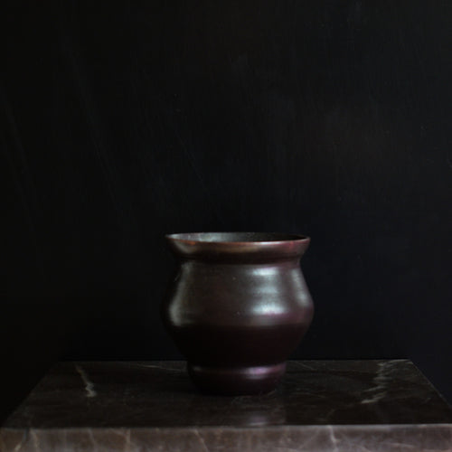 Caudiciform.com potter - medium